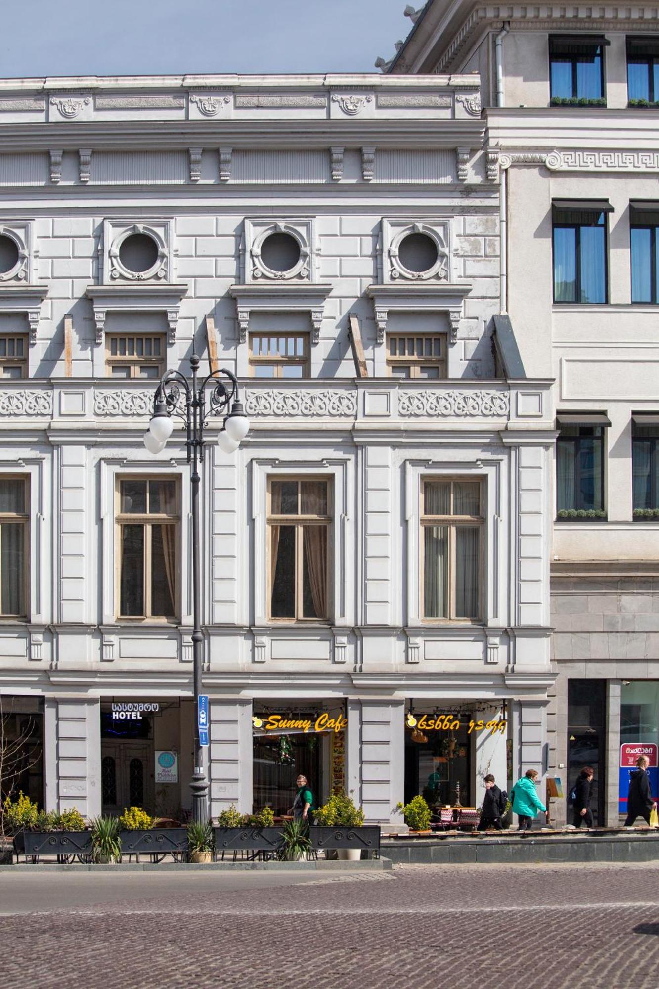Hotel Middleton ティビリシ エクステリア 写真
