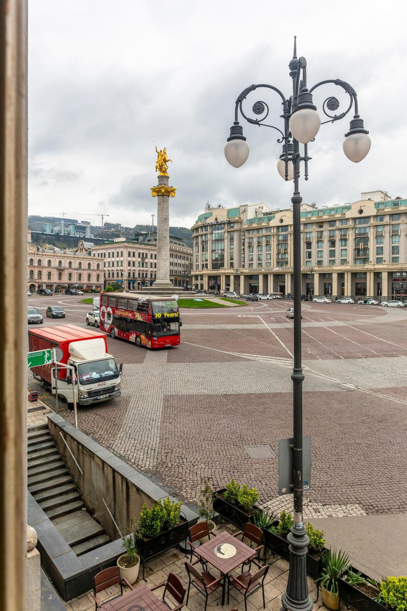 Hotel Middleton ティビリシ エクステリア 写真